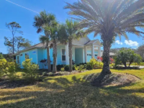 New Custom House! Private, Clean, Safe! Walk to the Beach! Hotels in Butler Beach