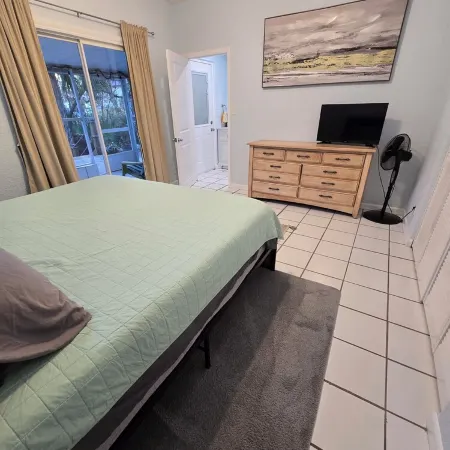 Yankeetown, Waterfront, Pet Friendly, 6 People, Floating Dock, Pool Table. Отели в г. Инглис