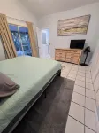 Yankeetown, Waterfront, Pet Friendly, 6 People, Floating Dock, Pool Table.