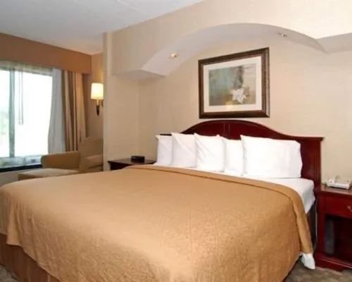 Quality Inn & Suites Hotels in Bucks County