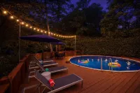 4BR Pineville Retreat - Private Pool - Fire Pit - Near Carowinds & Charlotte - Pools