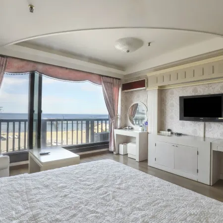 Gangneung (Jeongdongjin) Fragrance Hotel Отели рядом с достопримечательностью «Парк Hourglass»