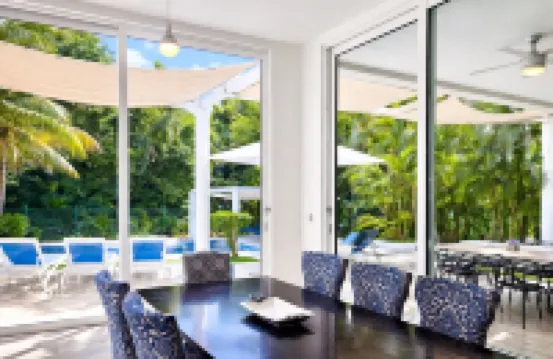 Villa Mariposa, private pool, Jacuzzi & hot tub