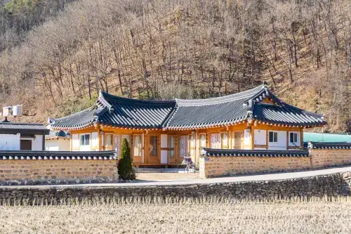 Cheongsong Anpyeongjae - Homestays