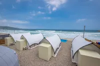 Samcheok Awesome Beach Glamping - مسبح