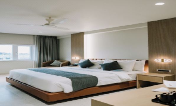 Hotel Punjab Palace - Housity