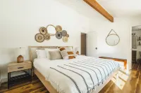 Ventana Roja, Heated Pool, Hot Tub, EV Charger, Outdoor Shower, 5 Bdrm