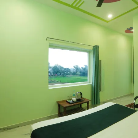 Hotel The Viraj Palace