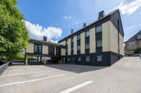 Hotel am Martinsberg - parking