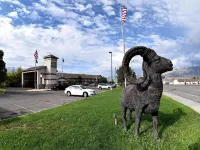 Prospector Hotel & Gambling Hall - Parkering