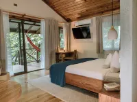 Palmar Beach Lodge Hotels in Bastimento