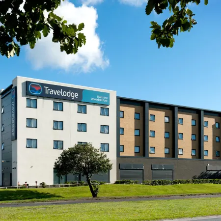 Travelodge Liverpool Stonedale Park Отели рядом с достопримечательностью «Стадион «Энфилд»»