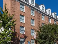 Georgetown Inn Hotels near Georgetown Park