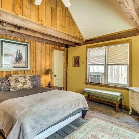 Jasper '7 Timbers' Cabin on 10 Acres w/ a Creek!
