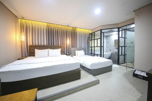 Changwon Palyongdong Hotel Cozy - parking
