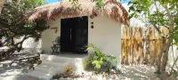 Large Room, Beach 1 Block, Starlink Wi-Fi