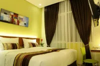 Biz Boulevard Hotel - parking
