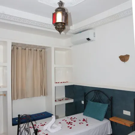 Riad Seven Doors