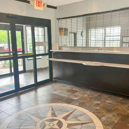OYO Townhouse Beaumont Medical Center Area I-10