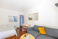 GuestReady - Studio Chic Pres du Sacre-Coeur โรงแรมใกล้ลาซิกาล