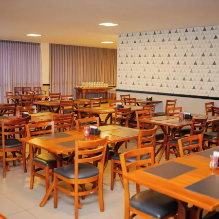 Colonial Flat Hotel