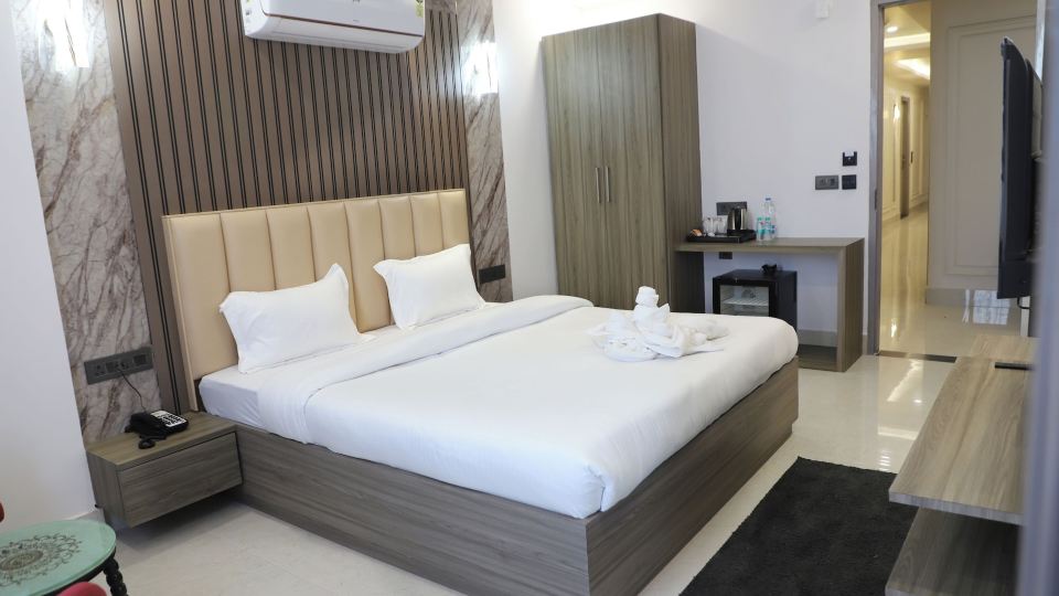 Hotel The 9s