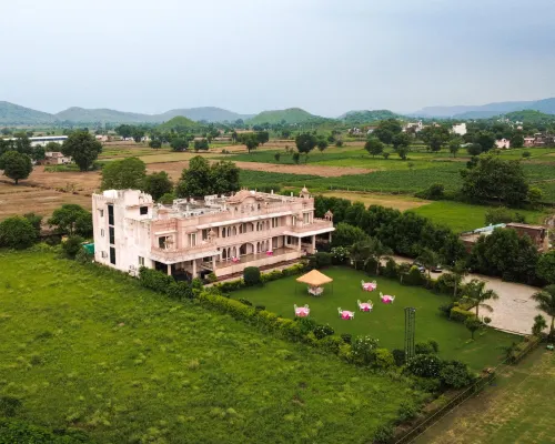 Dhawala Resort by Aamod