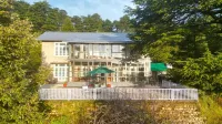 Deodar Manor