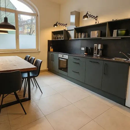 170m2 Apartment bis zu 15 P. 1min UBahn