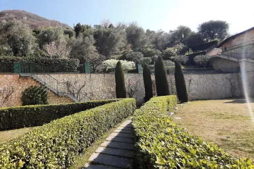 Sole Retreat: Shared Pool, Garden&Park