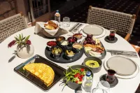 Palm Alaçatı Boutique Hotel - breakfast