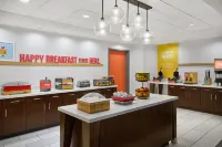 Hampton Inn & Suites Detroit/Troy - breakfast