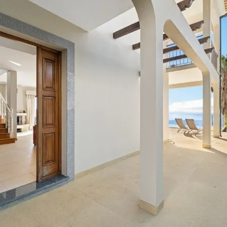 17°West – Holiday Villa (Option with Heated Pool)