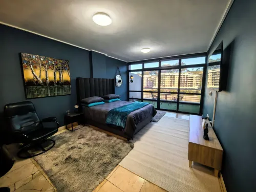 Tranquil Executive Apartment with Lake Views in Cape Town - 3-Star