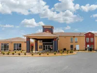 Quality Inn Hotels in Trigg County