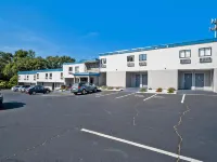 Days Inn by Wyndham Moosic - parking