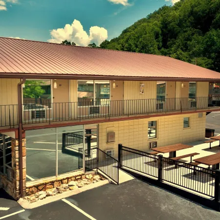Sleepy Bear Motel