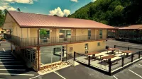 Sleepy Bear Motel - 2-Star