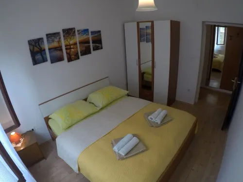 Comfortable Apartment in Stari Grad - Homestays