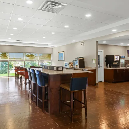 Comfort Inn & Suites