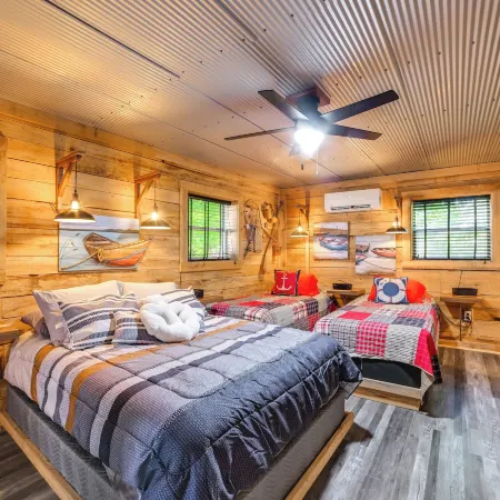 Fisherman's Dream 'Boathouse' at Kentucky Lake
