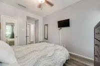 Gated Irving 1Br Work Suite - DFW 10Min · Pool+W/D - I30 - Condos