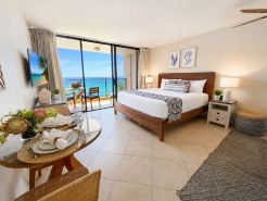 Kbm Resorts Free Car Mahana Oceanfront 2-Bedroom Penthouse with Gorgeous Sunsets Mah-1211