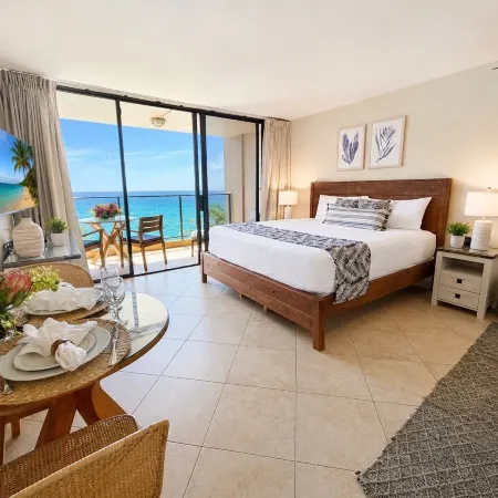 Kbm Resorts Free Car Mahana Oceanfront 2-Bedroom Penthouse with Gorgeous Sunsets Mah-1211