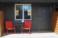 The Stranger Lodge - Pet Friendly - 2-Star