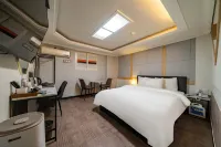 Mini Hotel Boom - 2 Sao