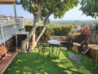 The Lake House - Homestays