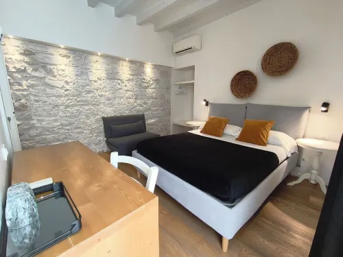 La Maison - Hotel/Alloggi familiari