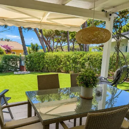 Sunset Holiday Villa in San Pietro Pinewood