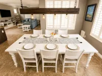 Pet-Friendly 4 Bed Home w/ Pool Access, Patio & Garage – Walk to Dining! -  Privatzimmer